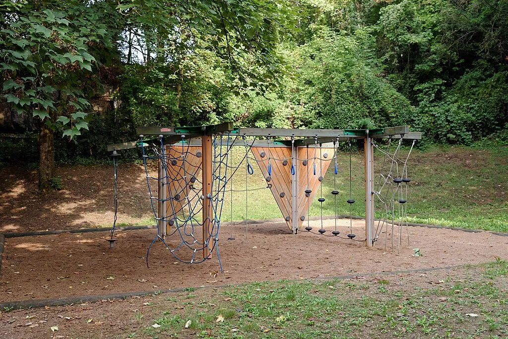Jeux pour enfants dans un parc